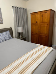 Eagle's Nest - Private Bedroom is called "Hibiscus" it is located in the East Fl  Rental unit in Brooklyn · ★4.92 · 1 bedroom · 1 bed · 1.5 shared baths Shared room in rental unit vacation rental 937020395675326839
