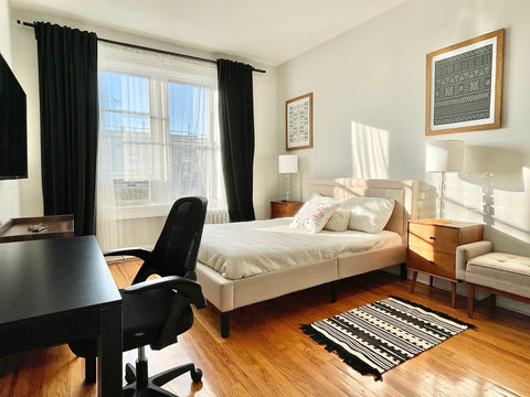 Your HUGE private bedroom includes a large closet, dresser nightstand, and 2 bri New York, NY Rental unit in Brooklyn · 1 bedroom · 1 bed · 1 shared bath Private room in rental unit vacation rental 46151252