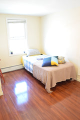 This apartment is located in Jackson Heights Queens.<br /> It is about 25min awa United States Townhouse in Queens · 1 bedroom · 1 bed · 1 shared bath Private room in townhouse vacation rental 45287391