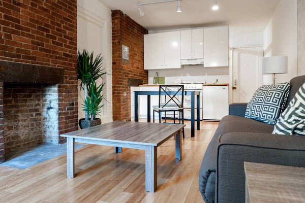 Fully furnished apartment with WiFi. One bedroom apartment facing the front of t New York, NY Rental unit in New York · ★4.29 · 1 bedroom · 1 bed · 1 bath Entire rental unit vacation rental 53874828