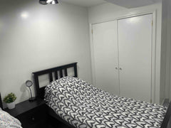 Welcome to Midwood, Brooklyn. This cozy private bedroom features two twin beds.   Rental unit in Brooklyn · ★4.58 · 1 bedroom · 1 bed · 1 shared bath Private room in rental unit vacation rental 843579161660140499