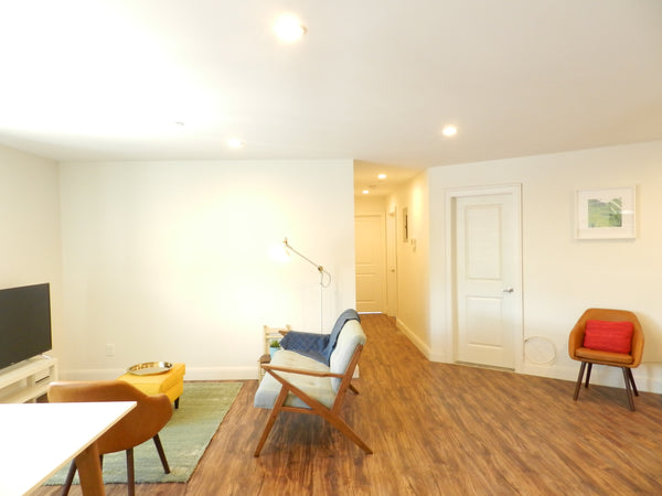 This is a stunning and fully renovated 3BR apartment building in Woodside, Queen  Rental unit in Queens · 3 bedrooms · 3 beds · 2 baths Entire rental unit vacation rental 882345223890919233