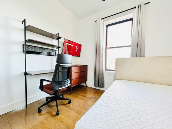 Furnished room in a recently gut renovated apartment in Bushwick, hard wood floo New York, NY Serviced apartment in Brooklyn · 1 bedroom · 1 bed · 2 shared baths Private room in serviced apartment vacation rental 52508703