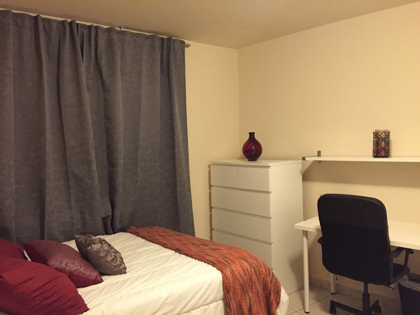PRIVATE ROOM WITH A FULL SIZE BED A DRESSER, LARGE CLOSET AND A DESK.BATHROOM SH Chicago, IL Rental unit in Queens · 1 bedroom · 1 bed · 1 bath Private room in rental unit vacation rental 4710310