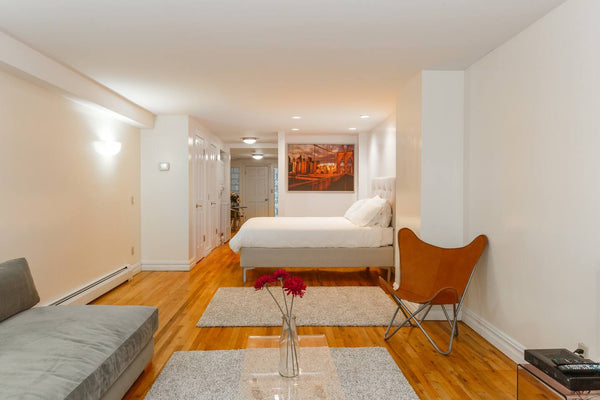Over-sized Studio with full kitchen and back yard access.  Easy walk to Prospect New York, NY Guest suite in Brooklyn · ★4.95 · 1 bedroom · 1 bed · 1 private bath Private room in guest suite vacation rental 3369100