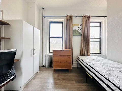 - Furnished room in a recently renovated apartment, 3rd floor, lots of light, 11 New York, NY Rental unit in Brooklyn · 4 bedrooms · 1 bed · 1 shared bath Private room in rental unit vacation rental 886601349653370745