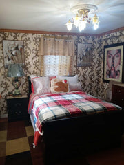 Take it easy at this unique and tranquil getaway. New York, NY Home in Queens · ★4.50 · 1 bedroom · 1 bed · 1 private bath Private room in home vacation rental 791953679310593973