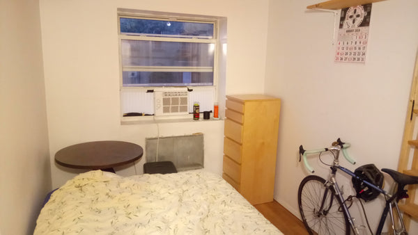 It's cozy room near subway(5 minutes), perfect for sleepover or budget tourists. New York, United States Rental unit in Brooklyn · ★4.75 · 1 bedroom · 1 bed · 1 shared bath Private room in rental unit vacation rental 37914398