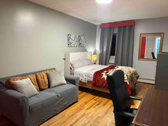 Attention!!!! Fully Furnished private Room. Part of a 4 rooms 3 baths apartment. New York, NY Guesthouse in The Bronx · 1 bedroom · 1 bed · 1 bath Private room in guesthouse vacation rental 919079290929930876