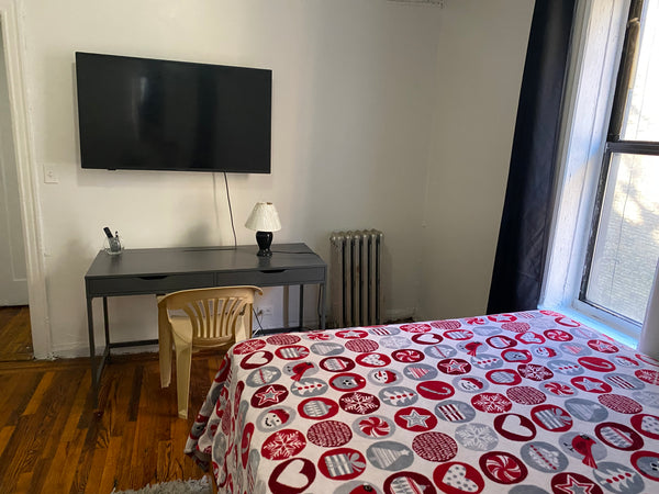 Men only New York, United States Rental unit in Bronx  · ★5.0 · 1 bedroom · 1 bed · 1 shared bath Private room in rental unit vacation rental 38778121