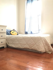 Conveniently located 1/2 block from the 1 train at 157th St stop. Simple, stress New York, NY Rental unit in New York · ★4.57 · 1 bedroom · 1 bed · 1 shared bath Private room in rental unit vacation rental 18734320