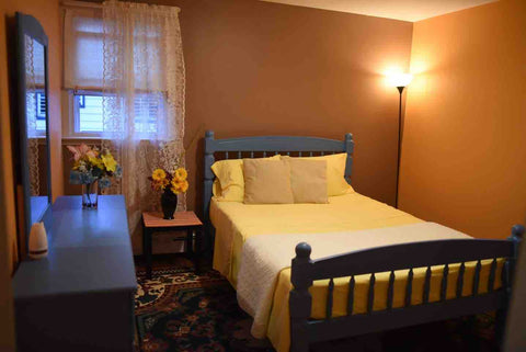 Beautiful, quiet ,sparkling clean and relaxing  room  mins from JFK Airport and   Home in Laurelton , Queens  · ★4.76 · 1 bedroom · 1 bed · 1 shared bath Private room in home vacation rental 35430378