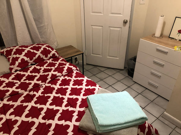 Small warm & cozy bedroom on the fourth floor, fits a twin size bed, desk & chai New York, NY Rental unit in New York · ★4.19 · 1 bedroom · 1 bed · 1 shared bath Private room in rental unit vacation rental 47544056