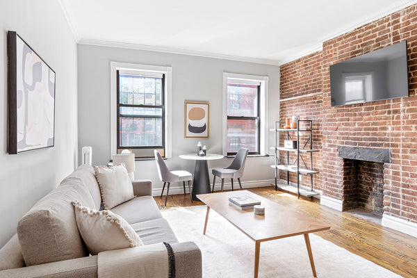 Discover the best of Downtown, with this one-bedroom West Village apartment with New York, NY Rental unit in New York · 1 bedroom · 1 bed · 1 bath Entire rental unit vacation rental 742579079773788872