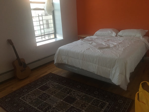Cool and comfortable room available in a two bed room apt. Single professional m New York, NY Rental unit in New York · ★5.0 · 1 bedroom · 1 bed · 1 shared bath Private room in rental unit vacation rental 17866302