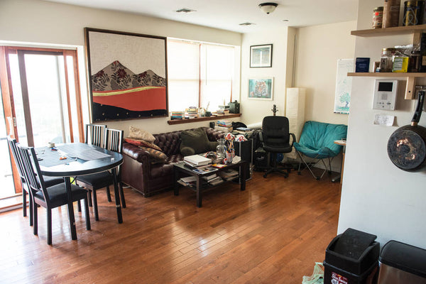 Share our creative and sunny Williamsburg apartment! Bedroom with private bath i New York, NY Rental unit in Brooklyn · 1 bedroom · 1 bed · 1 bath Private room in rental unit vacation rental 4838260
