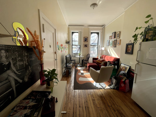 Kick back and relax in this cozy, stylish massive one bedroom apartment. Right i New York, NY Rental unit in New York · ★4.89 · 1 bedroom · 3 beds · 1 bath Entire rental unit vacation rental 806667696731359724