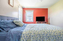 Forget your worries in this spacious and serene space. New York, NY Home in Queens · ★4.70 · 1 bedroom · 1 bed · 1 shared bath Private room in home vacation rental 864544711186559776
