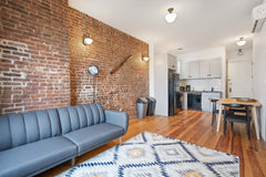Explore New York City from this home base located in an exciting part of Manhatt New York, NY Rental unit in New York · 1 bedroom · 1 bed · 1 bath Private room in rental unit vacation rental 1010092233694522877