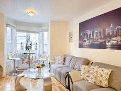 This 3 bed/2ba apartment sits in a strong community in South Williamsburg!  It's New York, NY Rental unit in Brooklyn · ★3.60 · 1 bedroom · 1 bed · 1 bath Private room in rental unit vacation rental 1021032022417935457