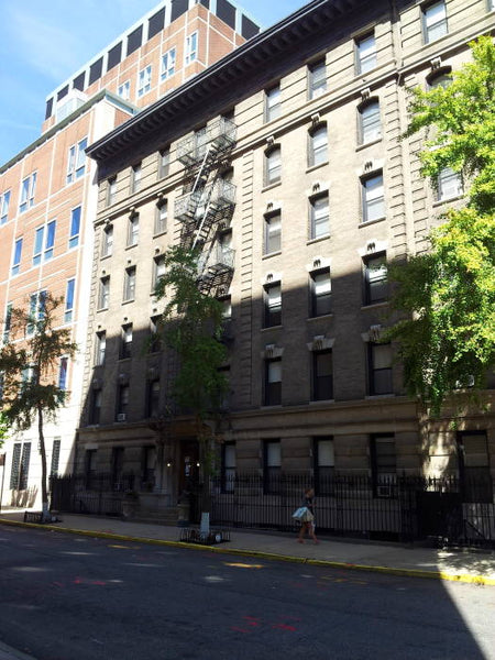 Fully furnished room in a 3 bedroom, 1 bath apartment off the corner of Amsterda Chicago, IL Rental unit in New York · 1 bedroom · 1 bed · 1 bath Private room in rental unit vacation rental 6528060