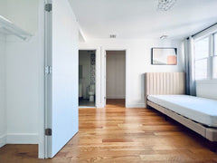 Bright bedroom in best part of Bedstuy, right on Myrtle Ave and Bedford Ave (2 b New York, NY Serviced apartment in Brooklyn · 1 bedroom · 1 bed · 3 shared baths Private room in serviced apartment vacation rental 53857512