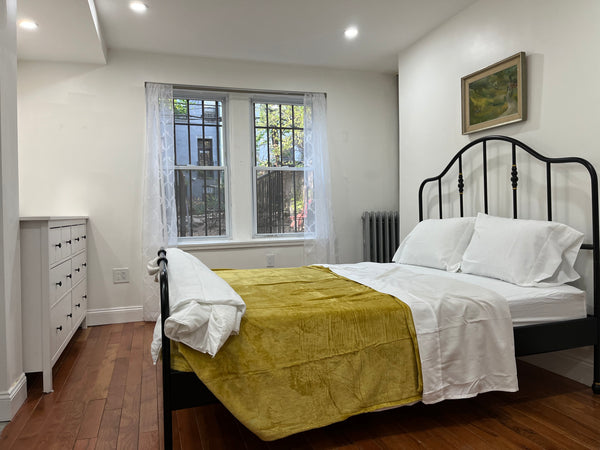 Quiet Room Close to  all your Brooklyn needs. Step into a great oasis in beautif  Rental unit in Brooklyn · ★4.80 · 1 bedroom · 1 bed · 1 shared bath Private room in rental unit vacation rental 873285396512877154