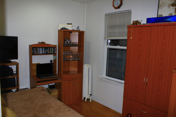 Close to M Train Subway Station; Buses; BP gas station; 20 min by bus from Rego  New York, NY Home in Queens · ★4.38 · 1 bedroom · 1 bed · 1 shared bath Private room in home vacation rental 12973288