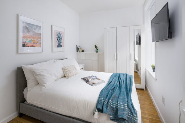 This room is located in Sutton Place in Midtown. This apartment is centrally loc New York, NY Rental unit in New York · 1 bedroom · 1 bed · 1 shared bath Private room in rental unit vacation rental 781123402675684772