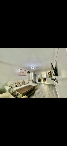 Forget your worries in this spacious and serene space.  Rental unit in Queens · 2 bedrooms · 2 beds · 1 shared bath Shared room in rental unit vacation rental 1003007059776362718
