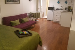 Cozy Brownstone Separate Entrance. Near Whole Foods, Central Park, Plenty of res  Rental unit in New York · ★4.73 · Studio · 2 beds · 1 bath Entire rental unit vacation rental 30107262