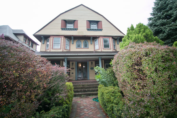 Beautiful 3rd floor space in a lovely Victorian Home.  Light and airy 2 bedroom  New York, United States Home in Brooklyn · ★4.84 · 2 bedrooms · 2 beds · 1 bath Entire home vacation rental 37247512