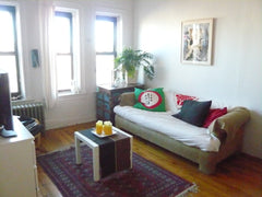 Bright living room and bedroom in Williamsburg.<br />Really well located in Will New York, NY Home in Nueva York · 1 bedroom · 1 bed · 1 bath Private room in home vacation rental 4685985