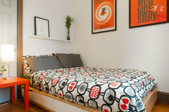 Nicely decorated and clean bedroom with private bath in a 3 bedroom apartment. S New York, NY Rental unit in Brooklyn · ★4.88 · 1 bedroom · 1 bed · 2 baths Private room in rental unit vacation rental 4756551