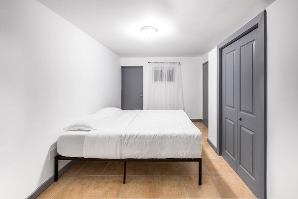 Relax in our spacious basement apartment with everything you need for a comforta Teaneck, NJ Rental unit in Brooklyn · ★5.0 · 1 bedroom · 1 bed · 1 bath Entire rental unit vacation rental 796553153836337153