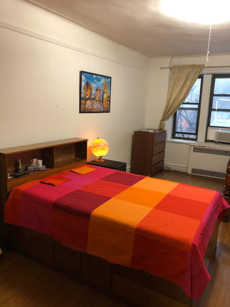 Large and very comfortable room with 1 double bed and 1 single bed! And 2 more f Belo Horizonte, Brazil Rental unit in Jackson Heights  · 1 bedroom · 2 beds · 1 shared bath Private room in rental unit vacation rental 41921432