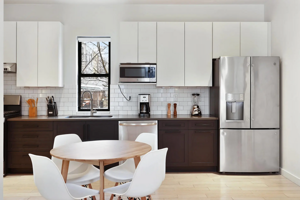 Discover the essence of Brooklyn's creative scene, with just a few step from the New York, NY Rental unit in Brooklyn · 1 bedroom · 1 bed · 2 baths Private room in rental unit vacation rental 1010946872609750814