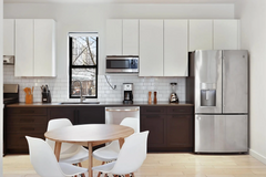 Discover the essence of Brooklyn's creative scene, with just a few step from the New York, NY Rental unit in Brooklyn · 1 bedroom · 1 bed · 2 baths Private room in rental unit vacation rental 1010946872609750814
