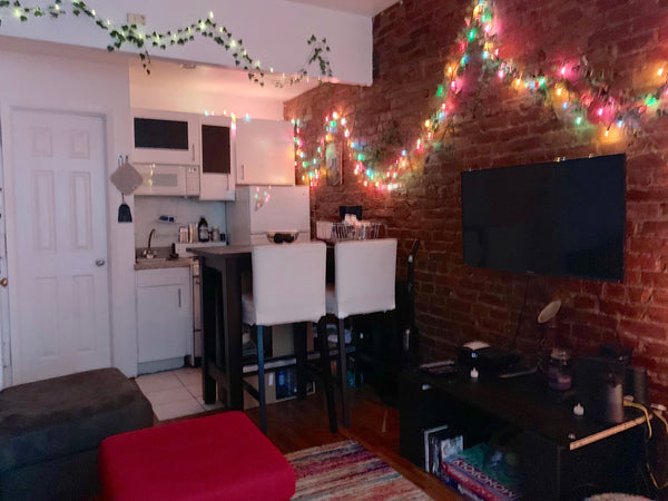 The warm/cozy apartment is located in the heart of Hell’s Kitchen.<br /><br />Tw New York, United States Rental unit in New York · 1 bedroom · 1 bed · 1 bath Entire rental unit vacation rental 38377425
