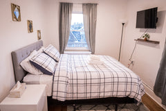 Welcome to our home! This is our newly renovated stylish unit in the heart of Ja  Home in Queens · 1 bedroom · 1 bed · 1 shared bath Private room in home vacation rental 839542253443554475