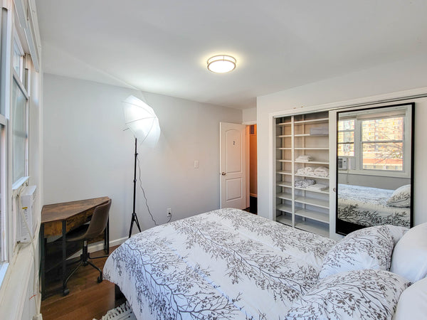 Oasis de Paz is in the heart of the Melrose neighborhood and offers a quiet and  New York, NY Townhouse in Bronx · ★4.88 · 1 bedroom · 1 bed · 1.5 shared baths Private room in townhouse vacation rental 766655006057705213