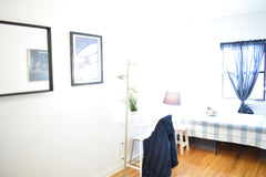 Specious one bed room just 25 mins from Manhattan.<br />Beautiful town house is  New York, United States Rental unit in Queens · 1 bedroom · 1 bed · 1 shared bath Private room in rental unit vacation rental 46142886