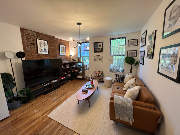 Immerse yourself in true Brooklyn fashion. Located on Carroll Street, between 5t New York, NY Rental unit in Brooklyn · ★4.80 · 1 bedroom · 1 bed · 1 bath Entire rental unit vacation rental 702747529352284354