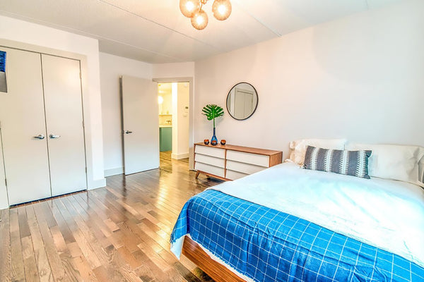 Private room in a HUGE duplex apartment, large living room, dining room, chefs k New York, NY Serviced apartment in Brooklyn · 1 bedroom · 1 bed · 3 shared baths Private room in serviced apartment vacation rental 50563721