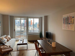 This modern & spacious apartment is perfect for your stay in New York. It is rec New York, NY Rental unit in New York · 1 bedroom · 2 beds · 1 bath Entire rental unit vacation rental 786375276017393762