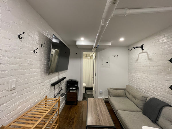 Centrally located in the best part of the East Village. Extremely quiet unit  an New York, NY Rental unit in New York · 1 bedroom · 1 bed · 1 bath Entire rental unit vacation rental 839067899822048011