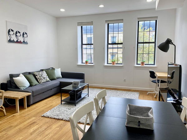 This two-bedroom, one-bathroom apartment comprises the full top (third) floor of New York, NY Rental unit in New York · ★4.50 · 2 bedrooms · 2 beds · 1 bath Entire rental unit vacation rental 51574589
