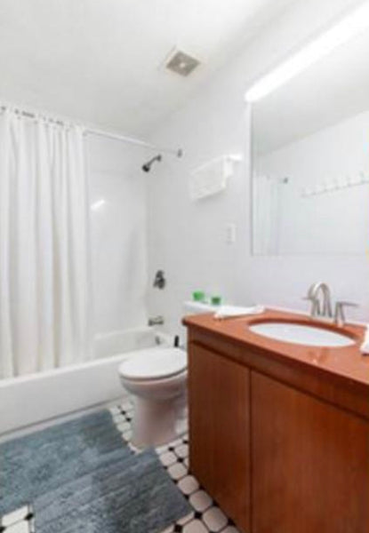 Relax with the whole family at this peaceful place to stay.  Rental unit in Queens · ★4.77 · Studio · 1 bed · 1 shared bath Private room in rental unit vacation rental 678702549251404068