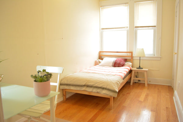 This house is located in Jackson Heights, Queens.<br />It is recommended for peo New York, United States Home in Queens · 1 bedroom · 1 bed · 1 shared bath Private room in home vacation rental 669462162306456780