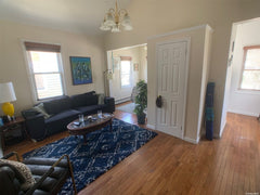 Bring the whole family to this great place with lots of room for fun. <br /><br   Home in Queens · 2 bedrooms · 2 beds · 1 bath Entire home vacation rental 773928275871912122